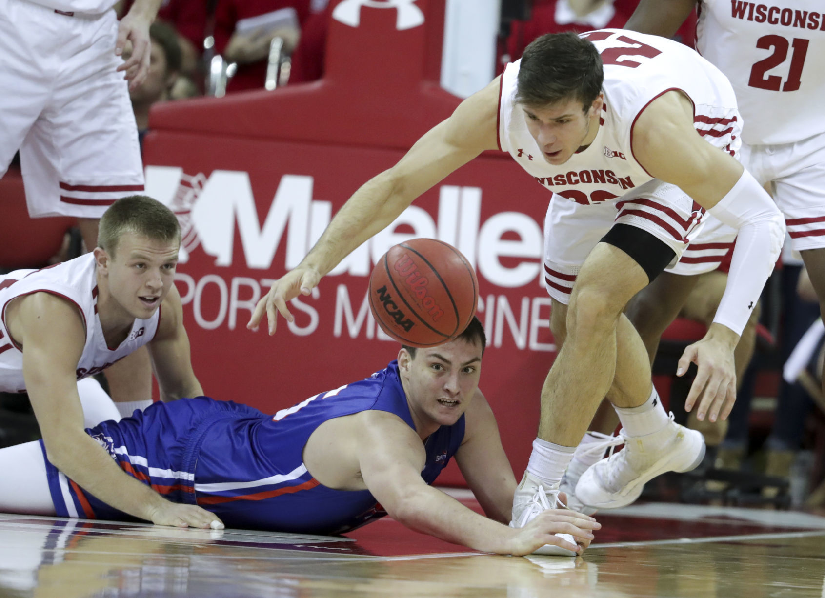 Badgers 96, Huskies 59